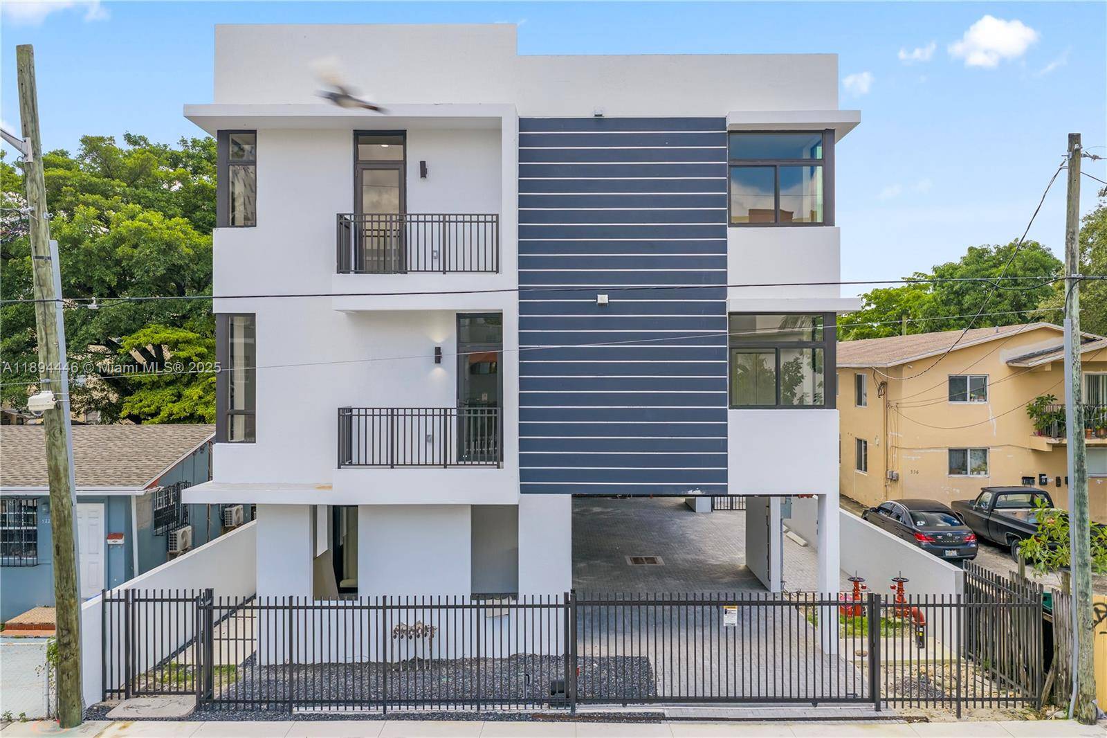 Miami, FL 33130,526 SW 2nd St #1