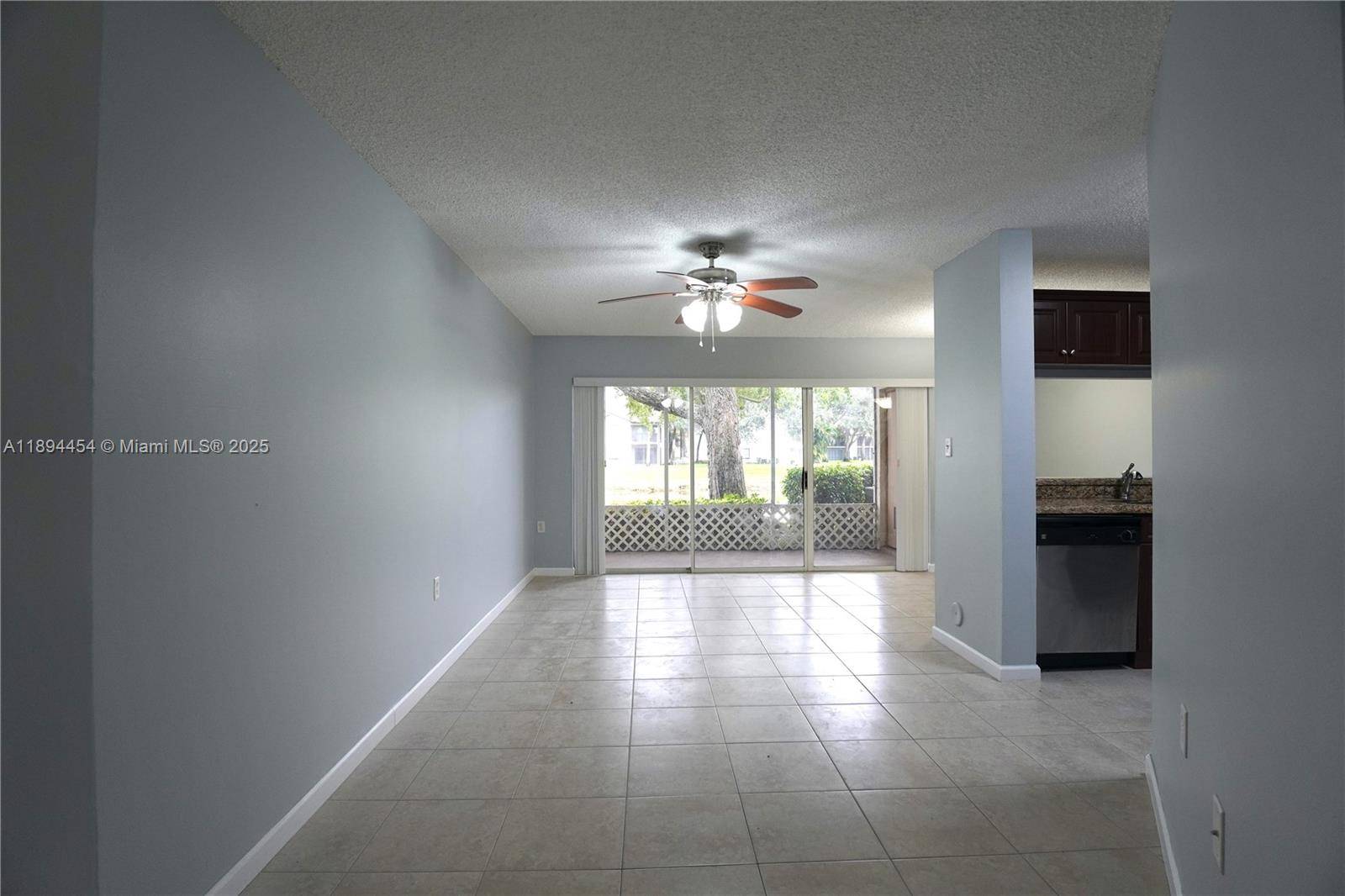 West Palm Beach, FL 33409,7106 Glenmoor Dr #7106