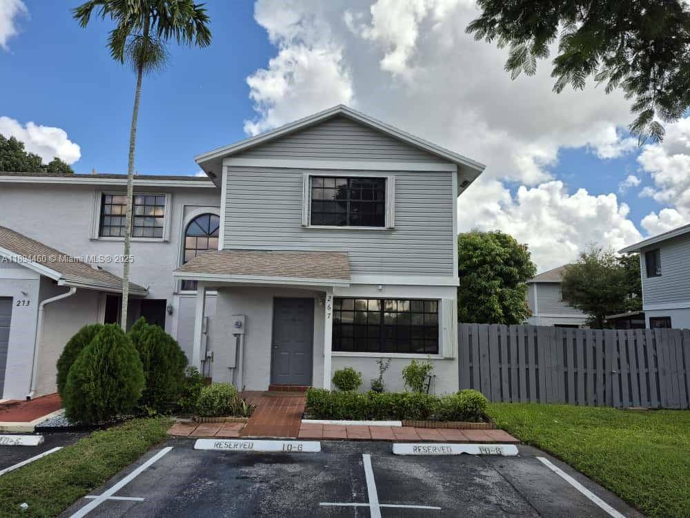 Pembroke Pines, FL 33026,267 NW 106th Ter