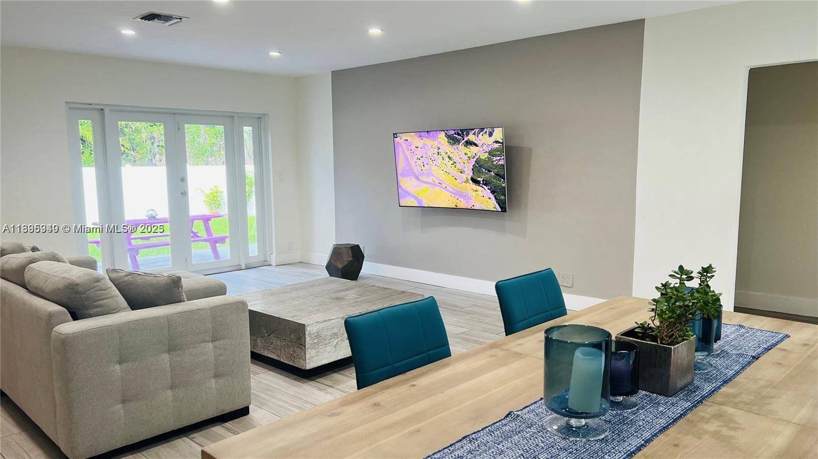 Hollywood, FL 33020,911 N 14th Ave #0