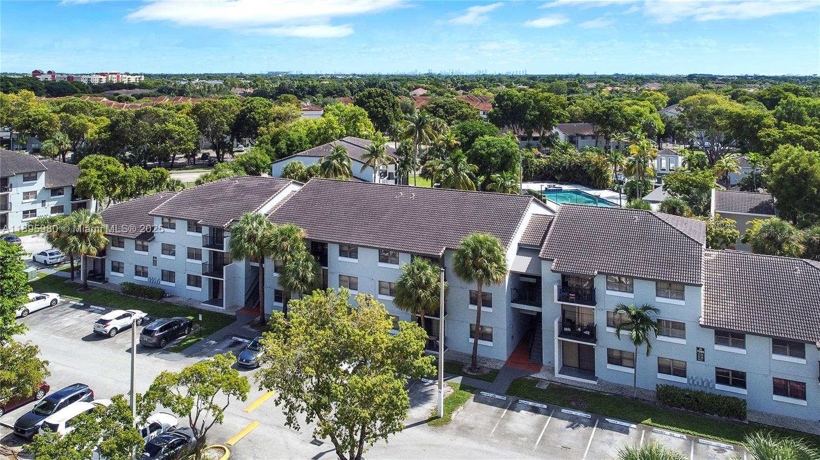 Hialeah, FL 33015,7090 NW 179th St #109