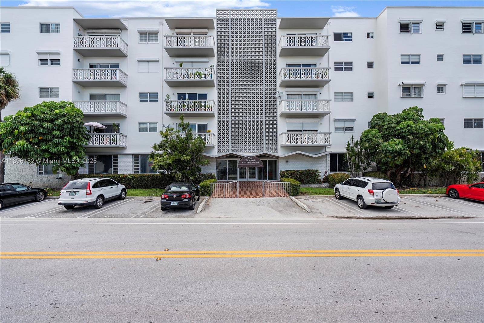 Bay Harbor Islands, FL 33154,9700 E Bay Harbor Dr #505