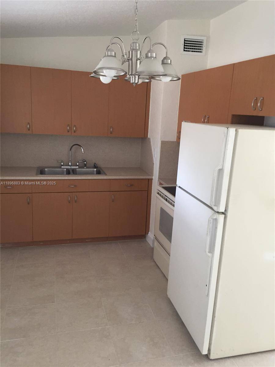 West Park, FL 33023,4270 SW 36th St