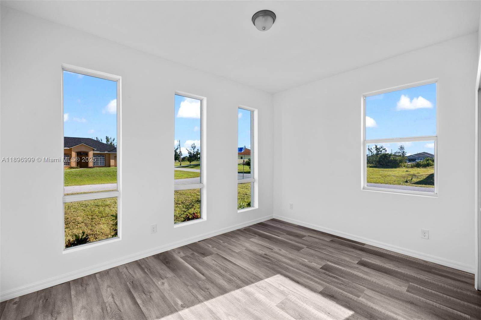 Cape Coral, FL 33993,2518 NW 10TH TER