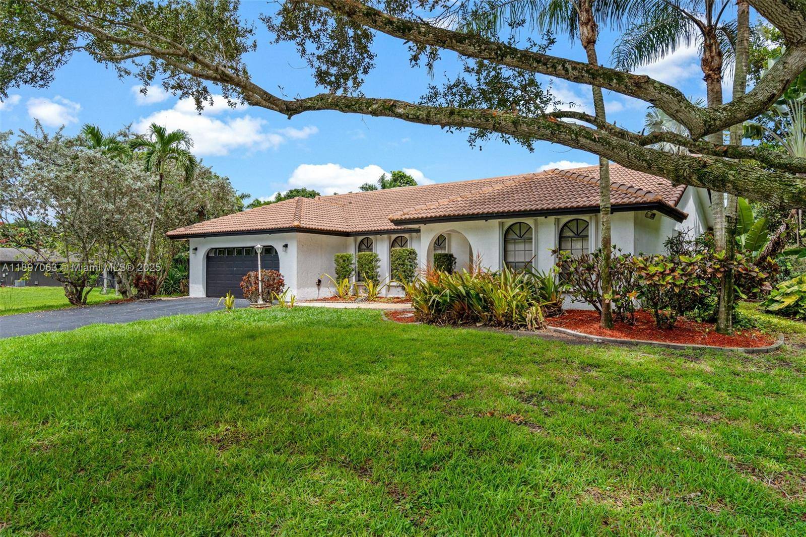 Davie, FL 33328,4490 SW 105th Ave