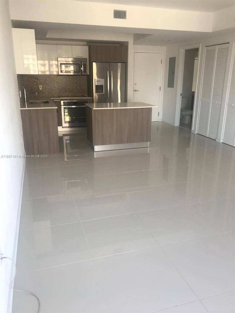 Doral, FL 33166,5300 Paseo Blvd #1905