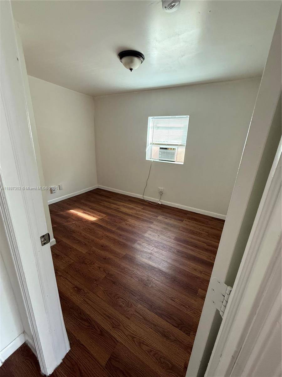 Oakland Park, FL 33311,2645 NW 21st Ave #1