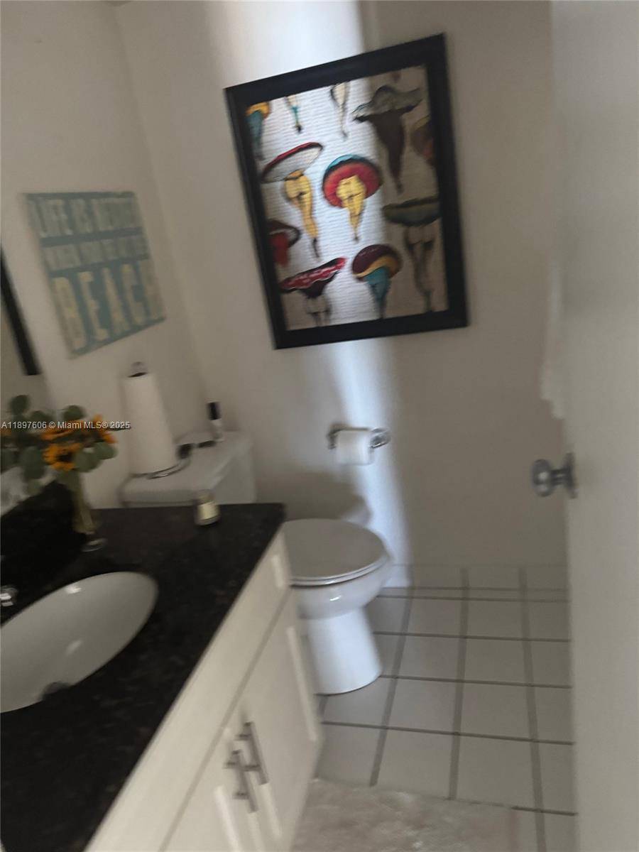 Miami Beach, FL 33140,2625 Collins Ave #1702