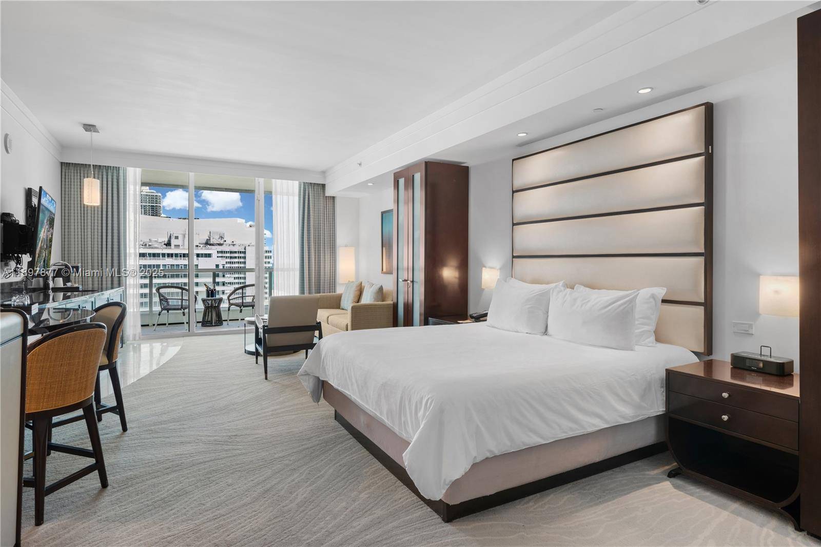 Miami Beach, FL 33140,4391 Collins Ave #1403