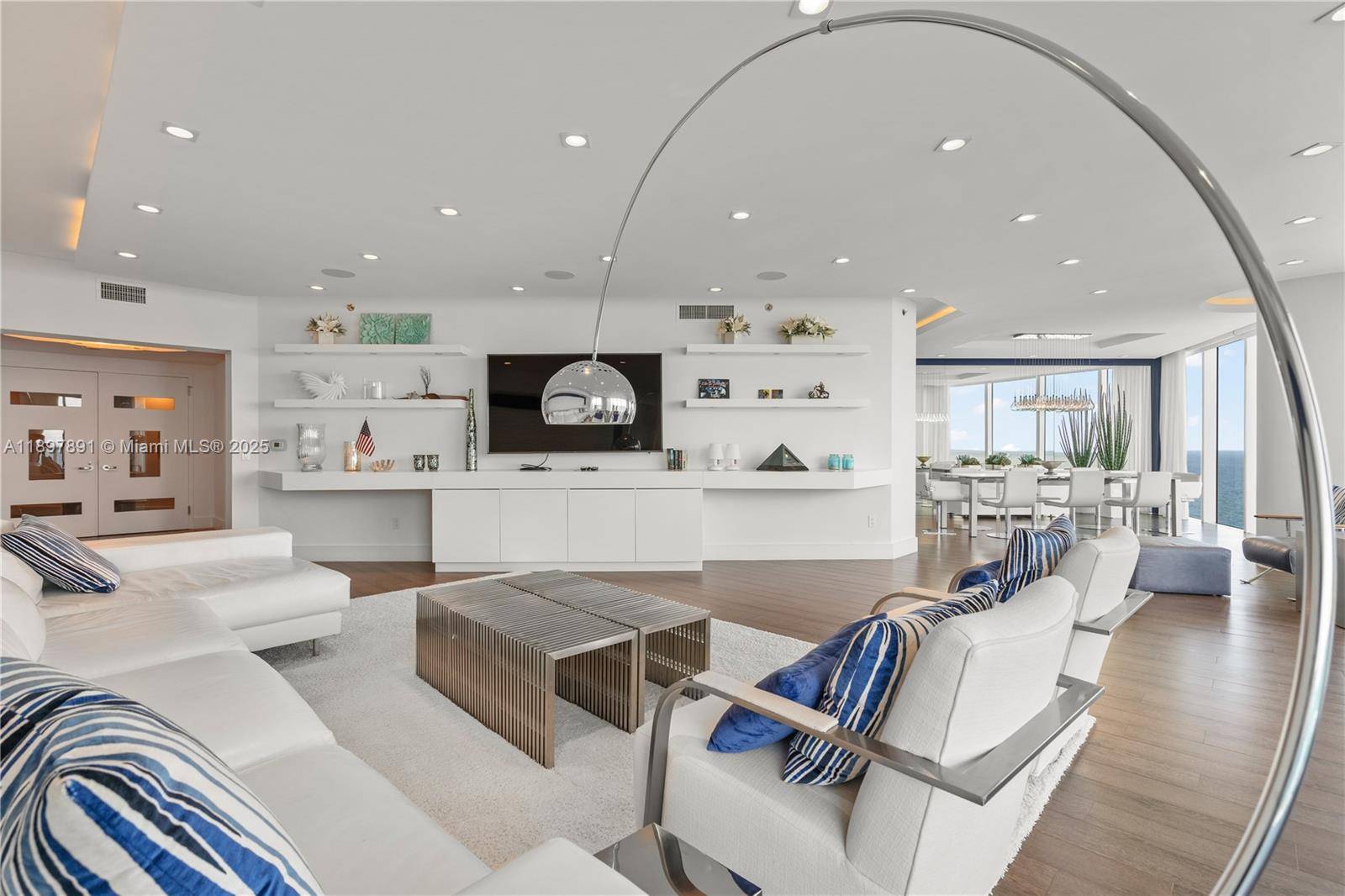 Hollywood, FL 33019,2711 S Ocean Dr #2305