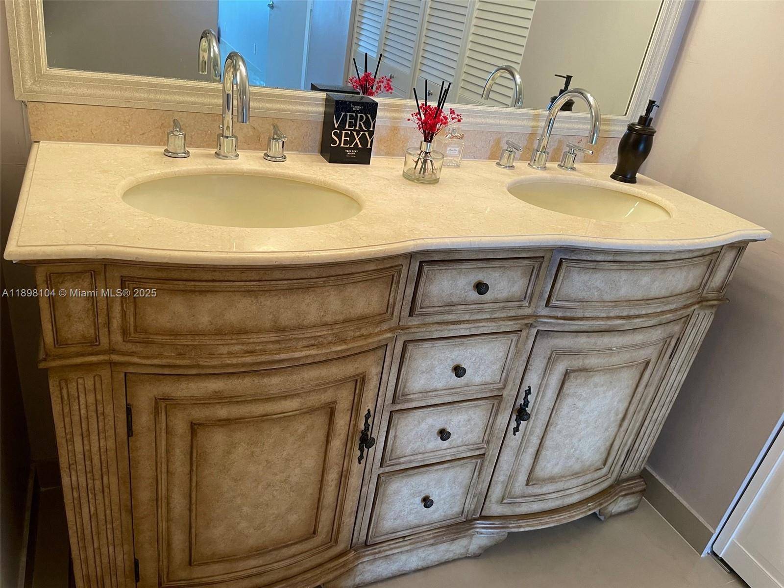 Hollywood, FL 33019,3800 S Ocean Dr #301