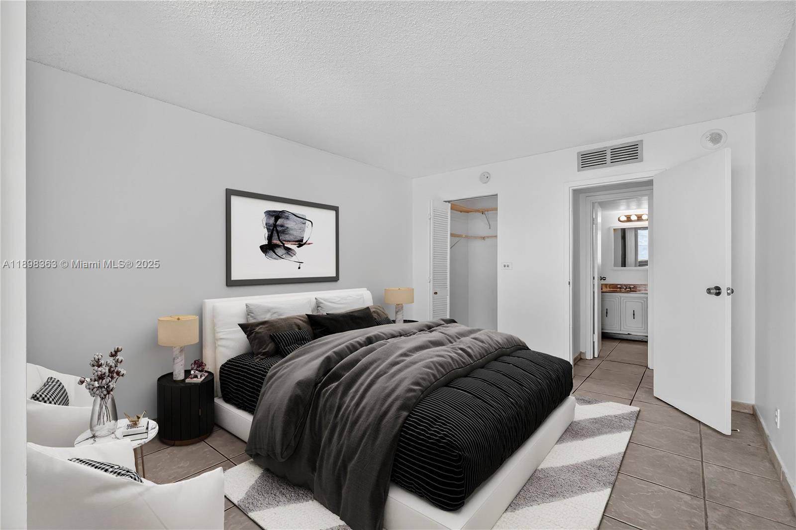 Miami Beach, FL 33140,2655 Collins Ave #1502