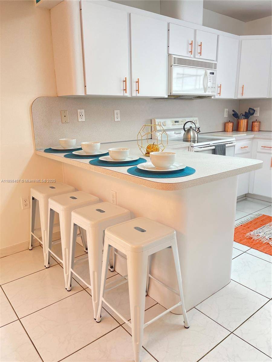 Miami, FL 33126,4521 NW 4th St #4521