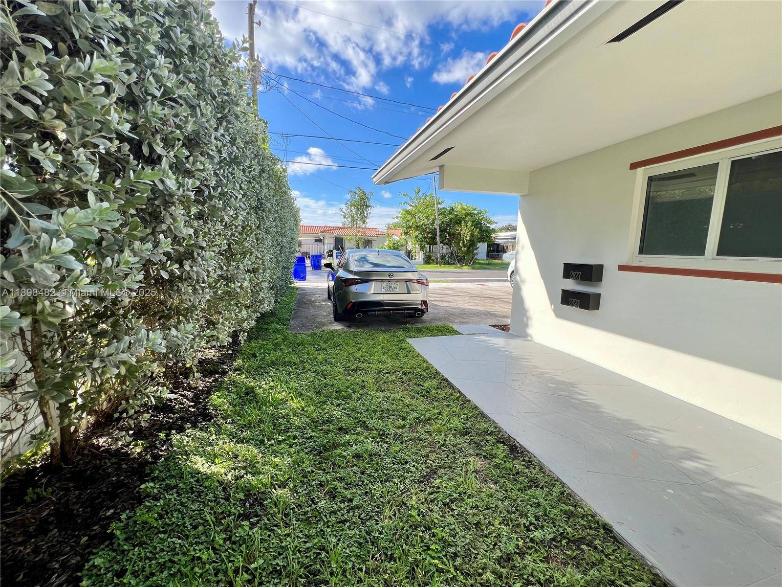 Miami, FL 33145,2827 SW 24th St #2728