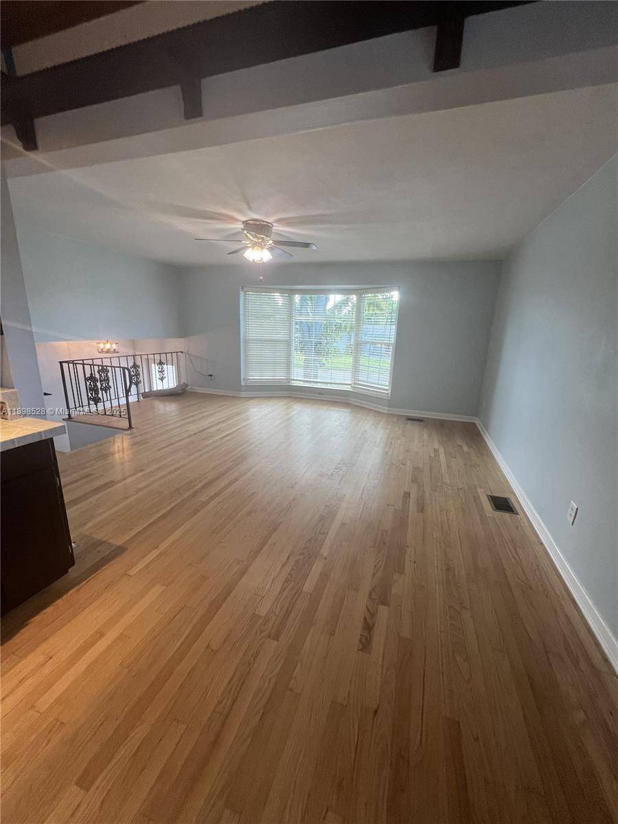 Pembroke Pines, FL 33024,141 NW 72nd Way #1