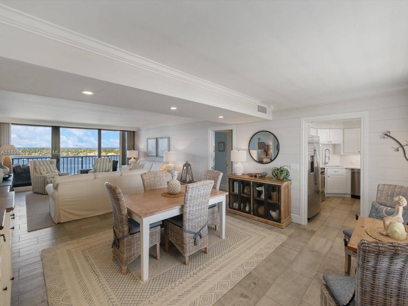 North Palm Beach, FL 33408,136 Lakeshore Dr #PH-13