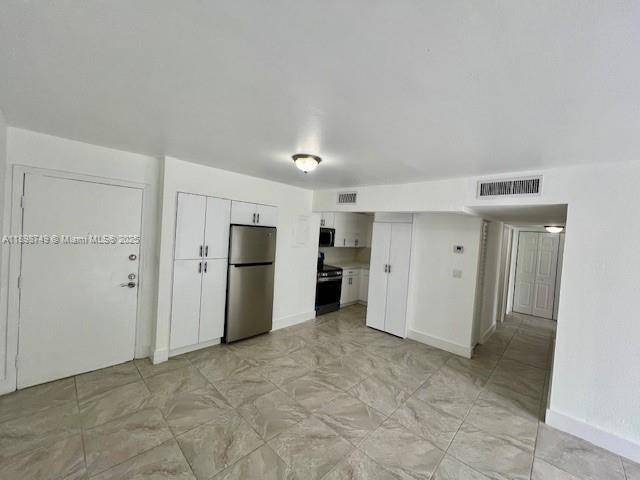 Miami, FL 33172,210 Fontainebleau Blvd #411