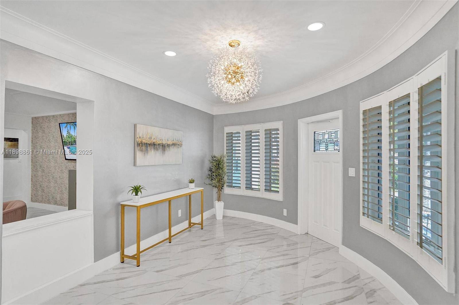 Hollywood, FL 33019,725 Harrison St