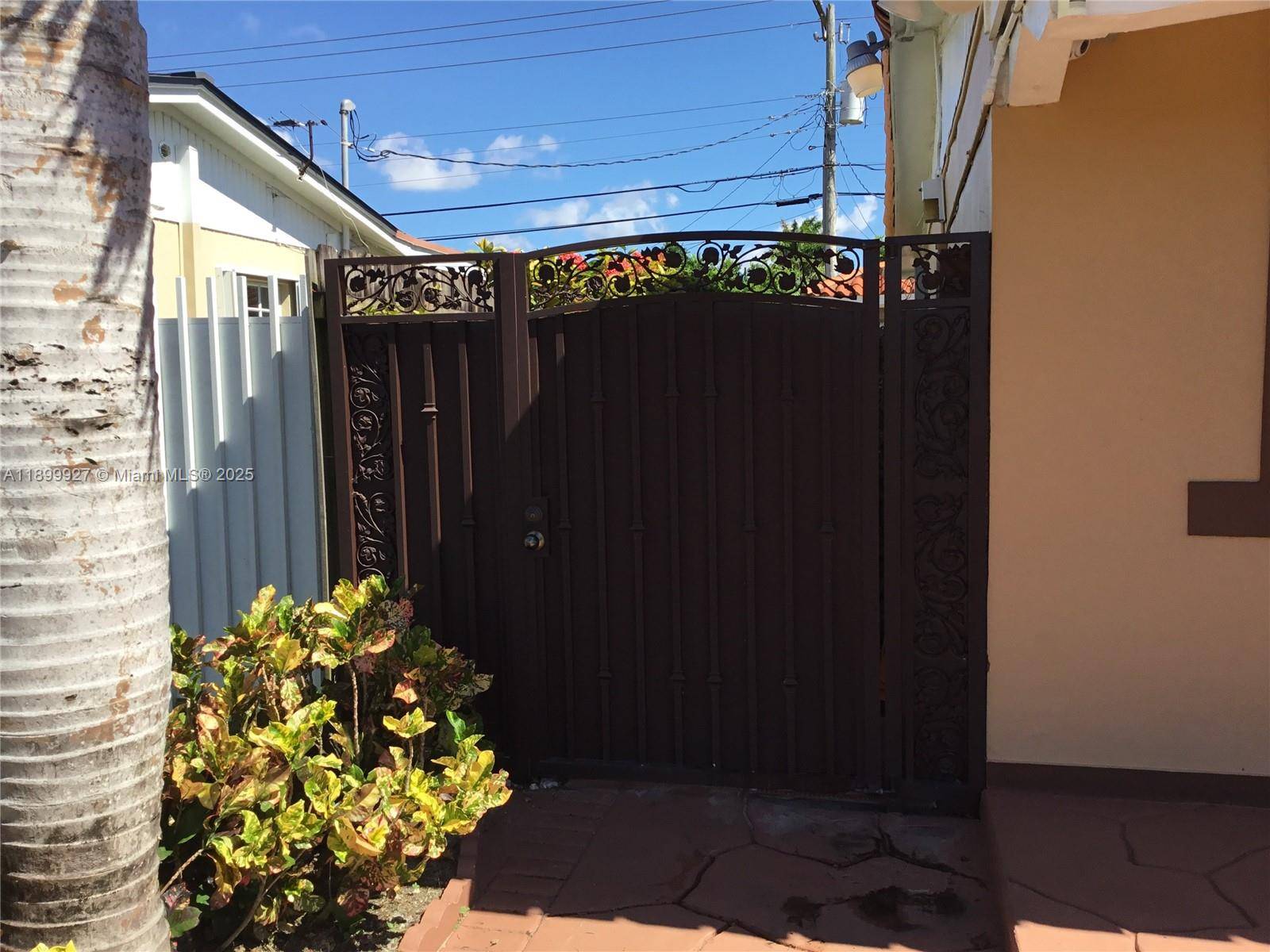 Miami, FL 33165,1901 SW 90th Ave