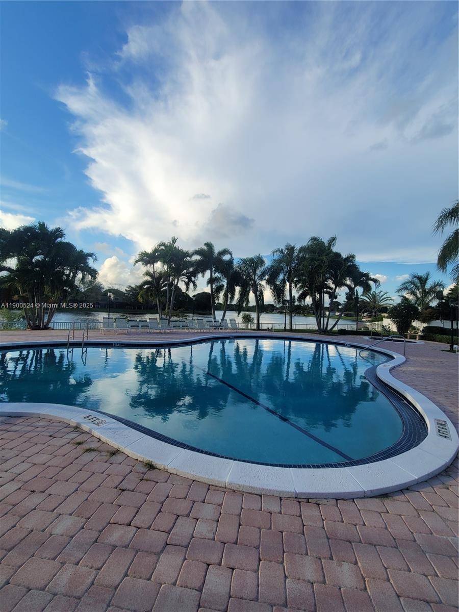 Pembroke Pines, FL 33026,12060 NW 13th St #0