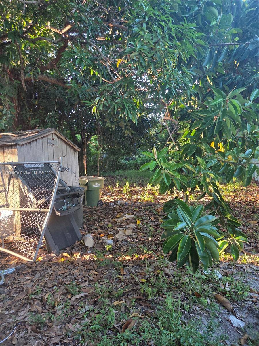 North Miami, FL 33161,763 NE 140th St