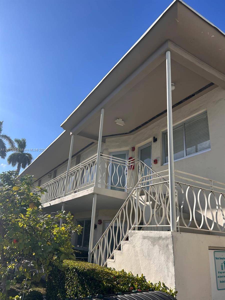 Miami Beach, FL 33139,1601 Meridian Ave #201