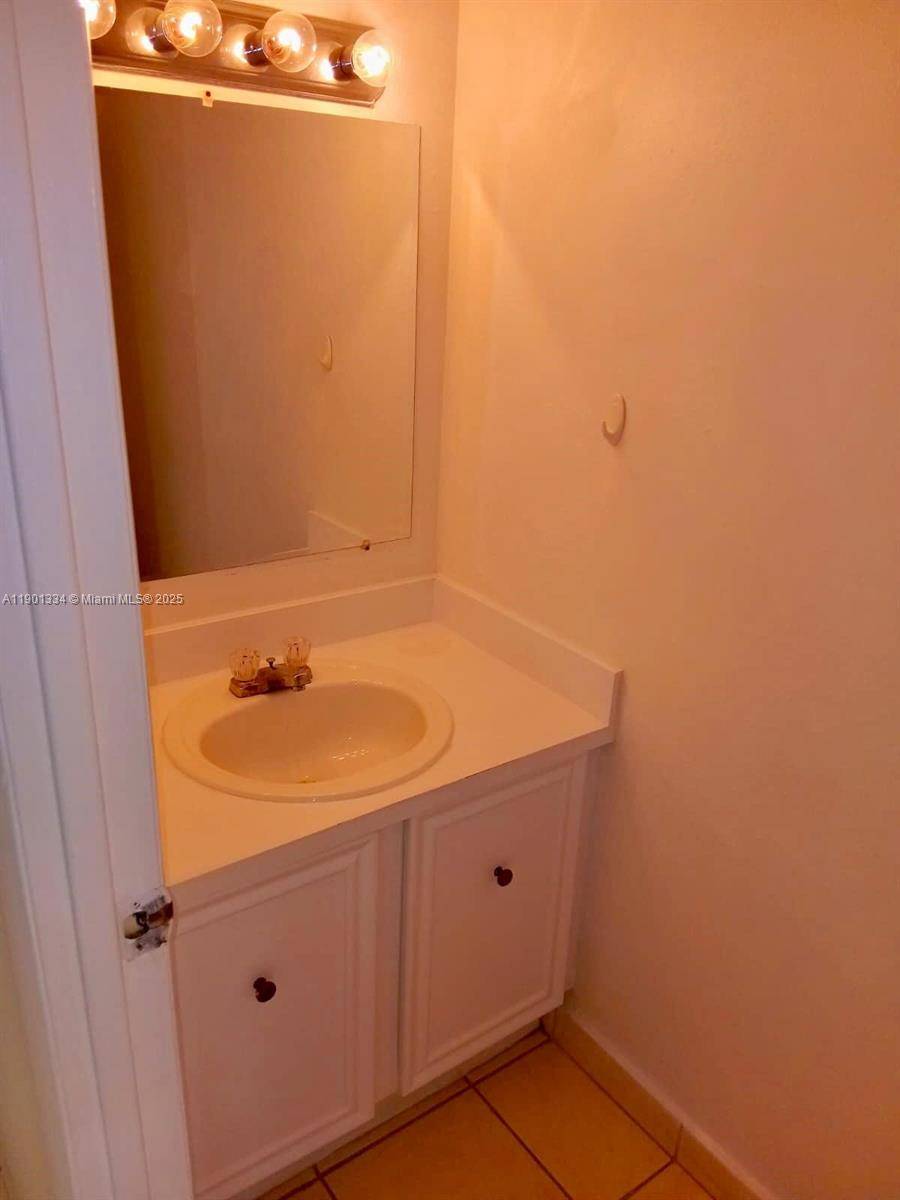 Hialeah, FL 33015,18051 NW 68th Ave #J102