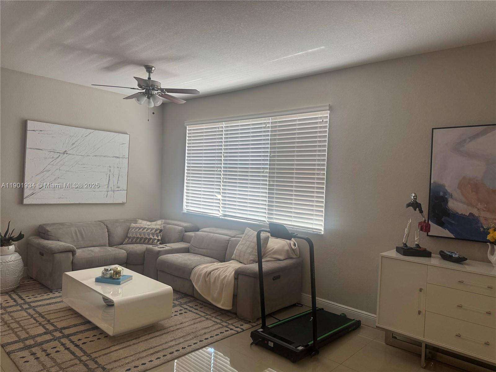 Oakland Park, FL 33334,798 NE 43 ST