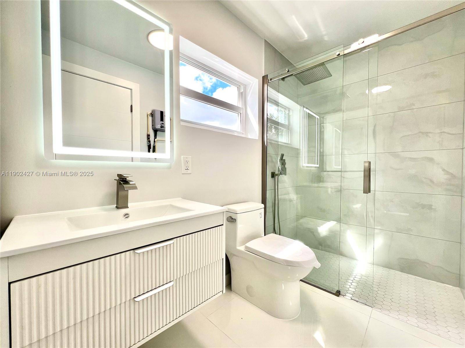 Hollywood, FL 33023,6417 Fletcher St