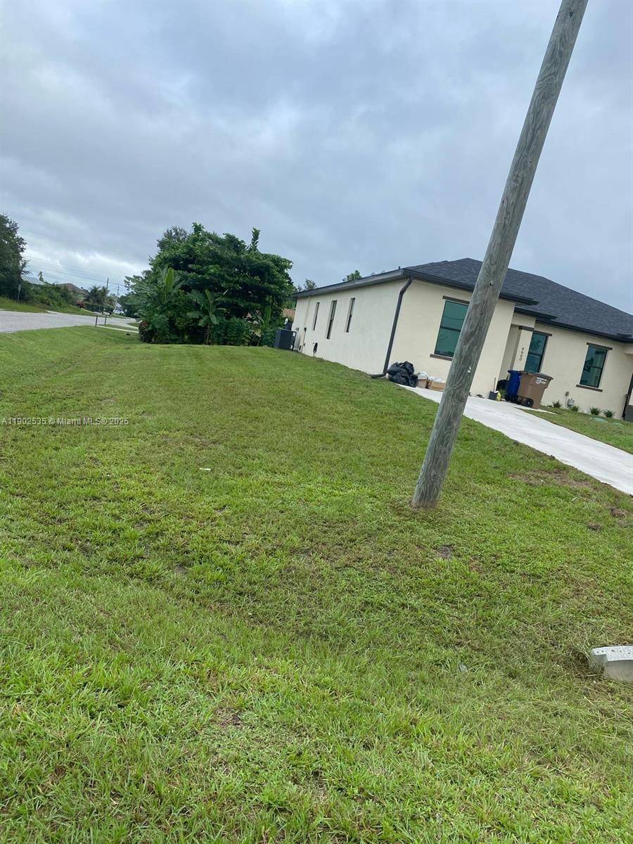 Lehigh Acres, FL 33973,4662 26TH SW #0
