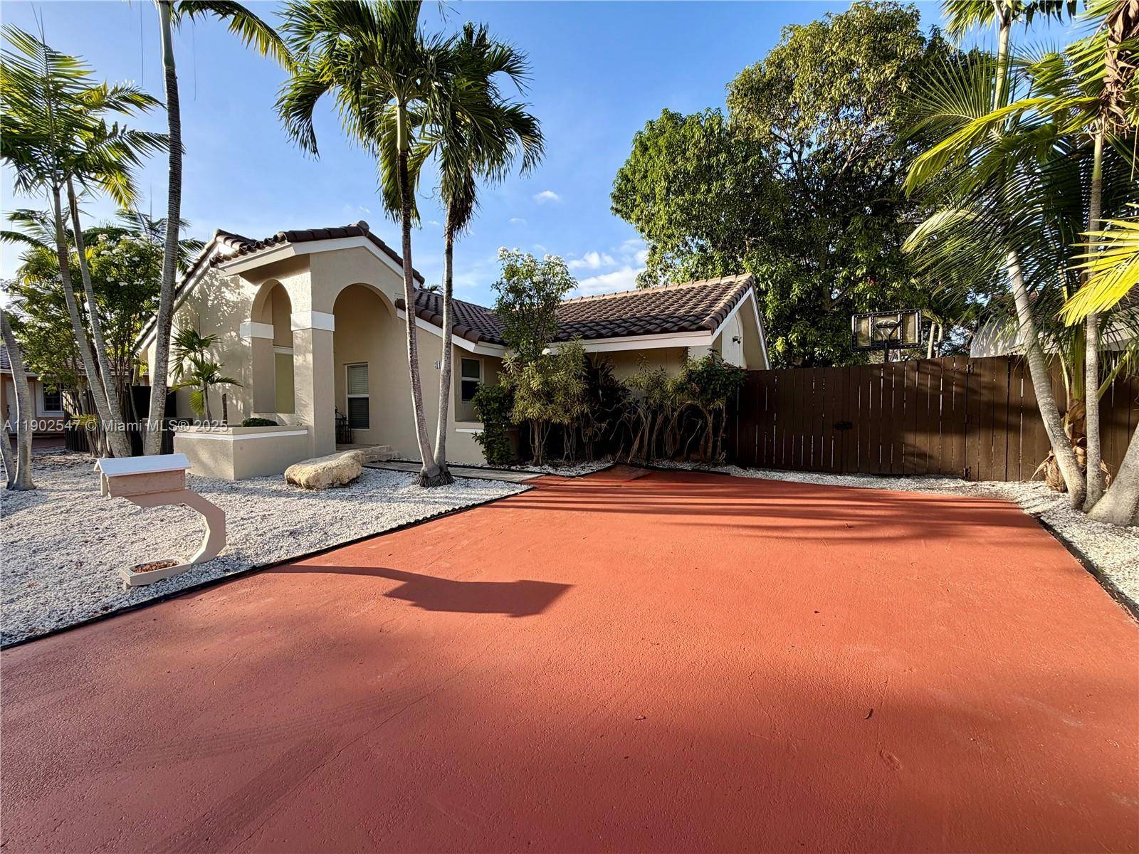 Miami, FL 33173,11463 SW 74th St