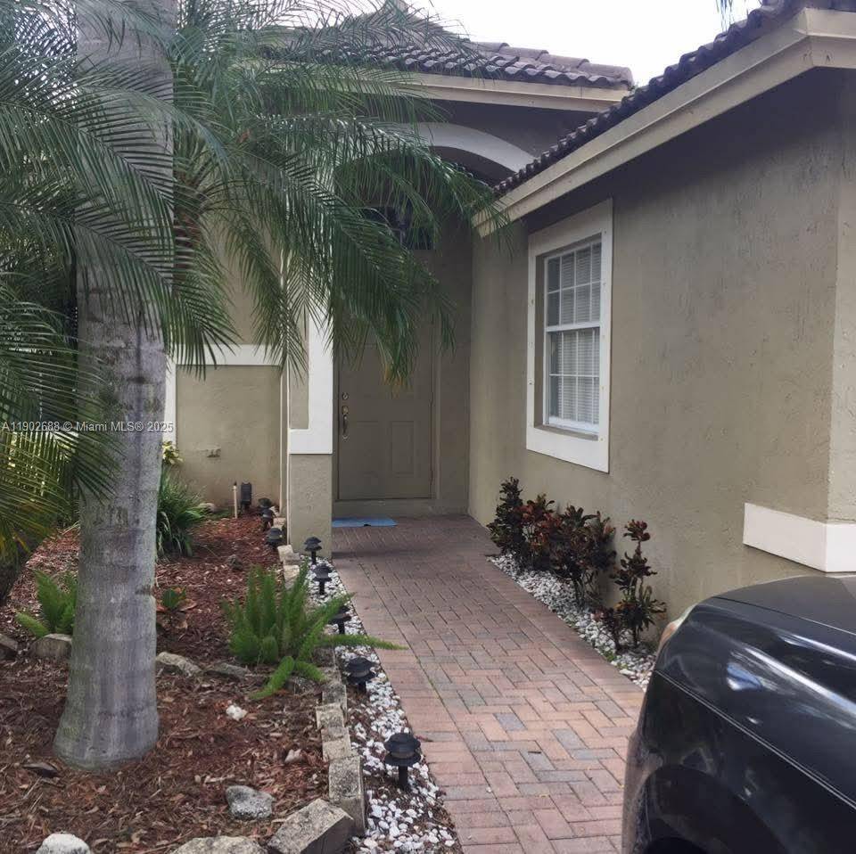 Weston, FL 33331,4121 Sapphire Bnd