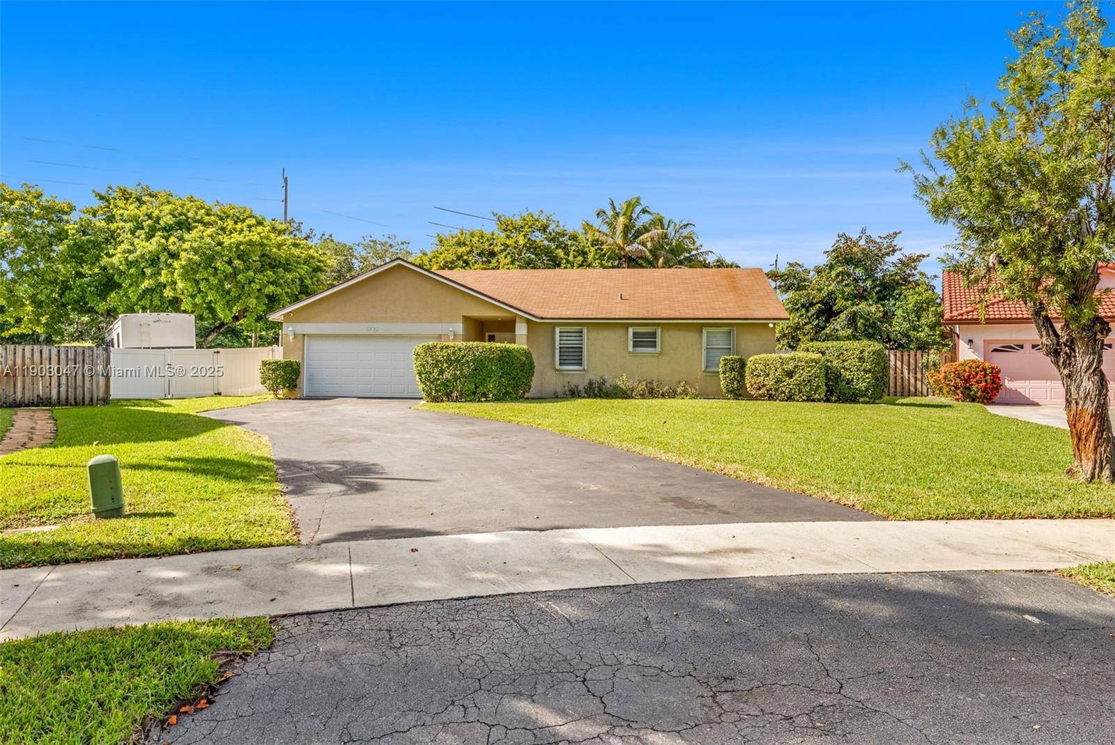 Davie, FL 33314,5743 SW 57th Way