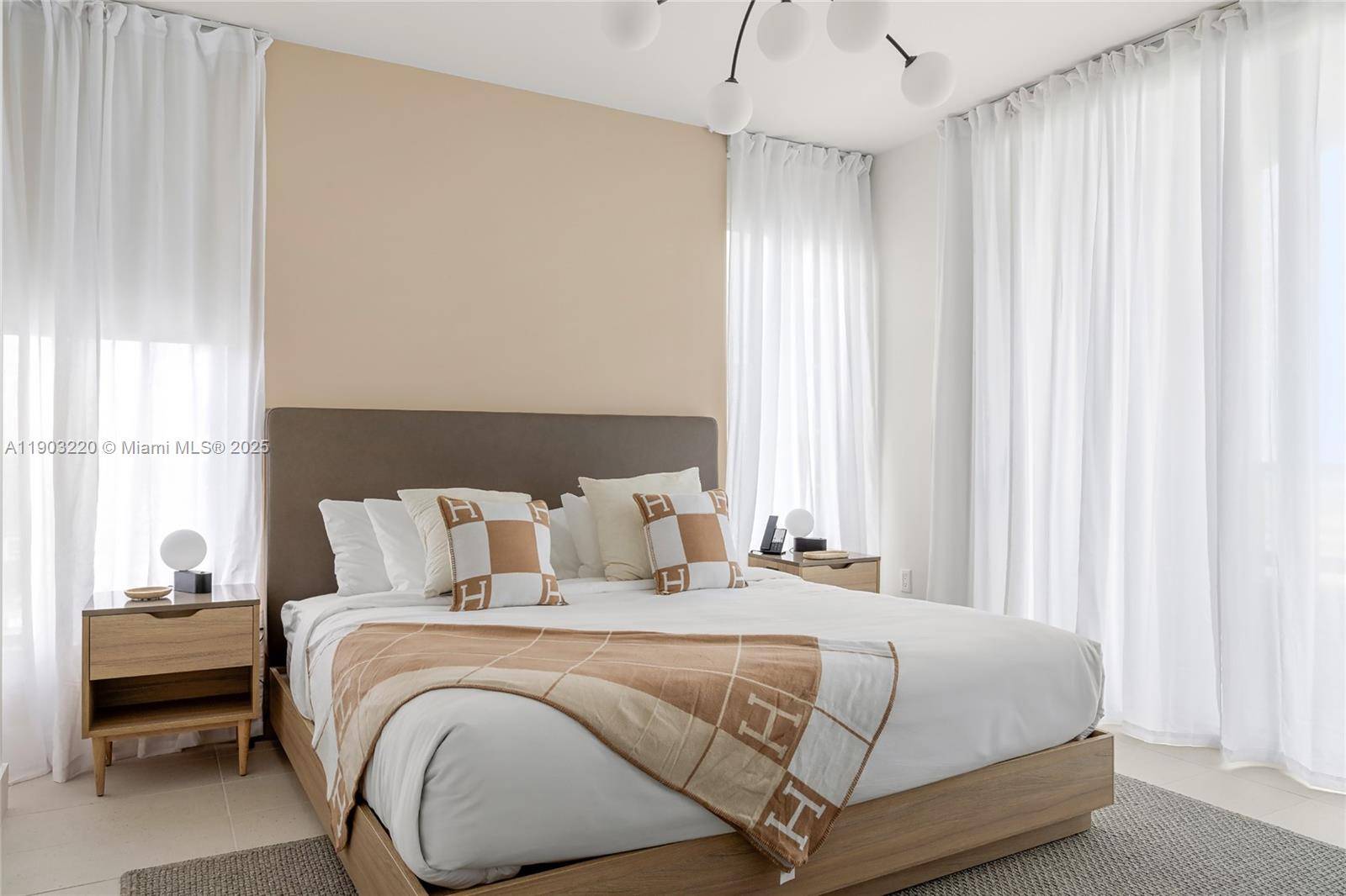 Miami, FL 33132,159 NE 6th St #3615