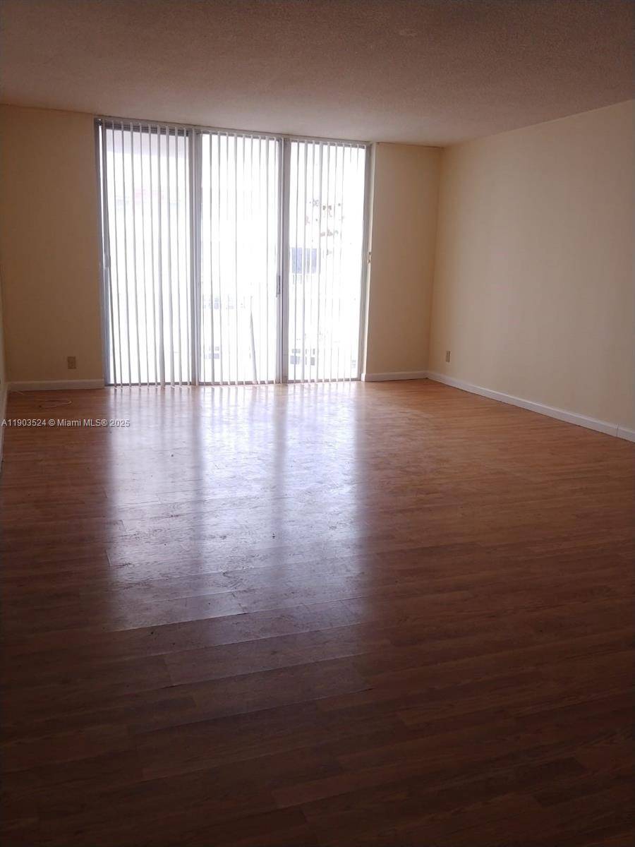 North Miami Beach, FL 33162,16710 NE 9th Ave #607