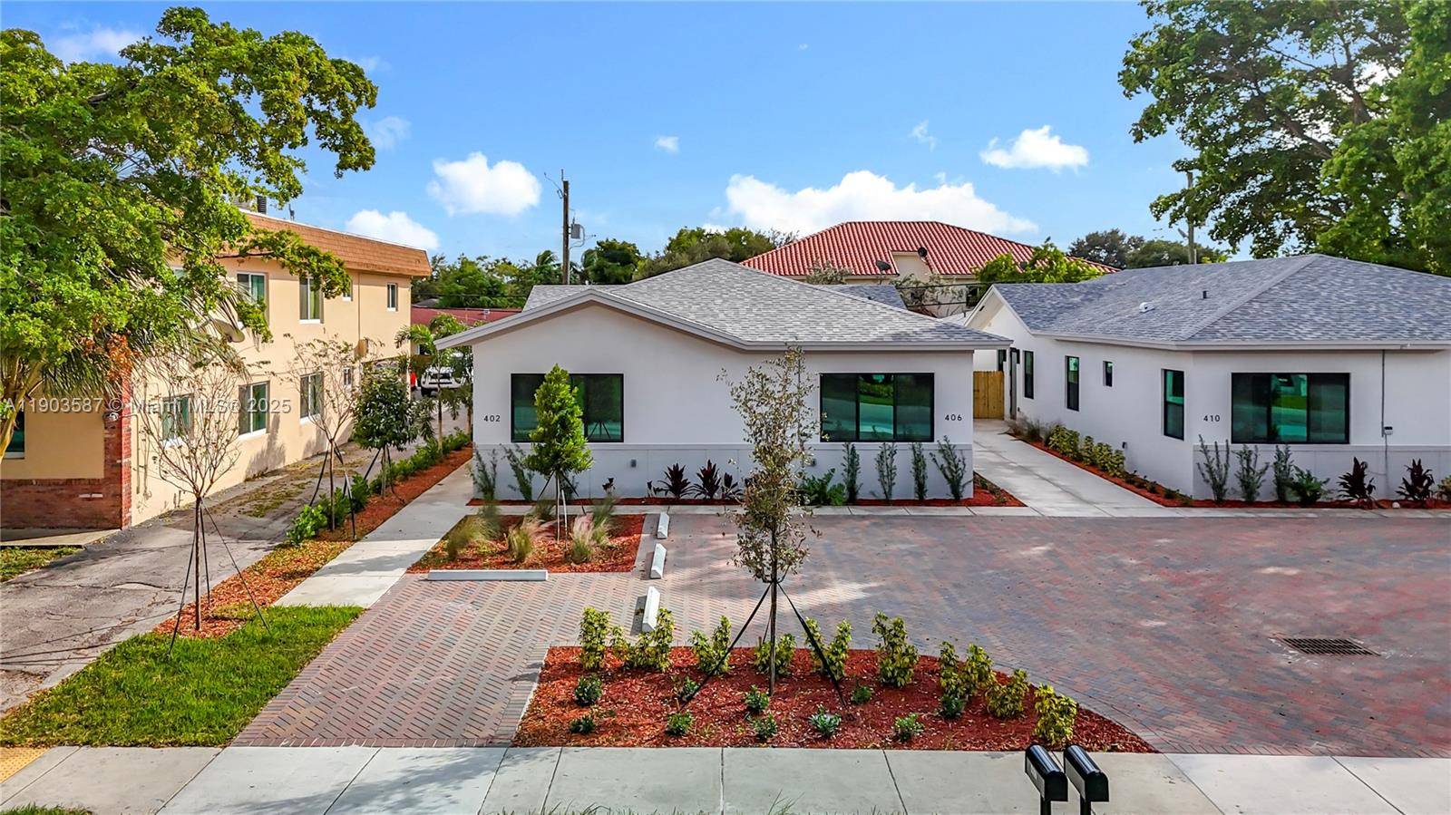 Oakland Park, FL 33309,406 NW 41st St #406