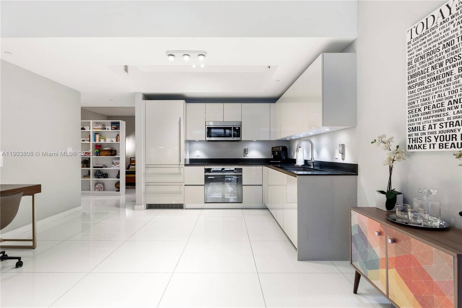 Miami, FL 33131,1010 Brickell Ave #1806