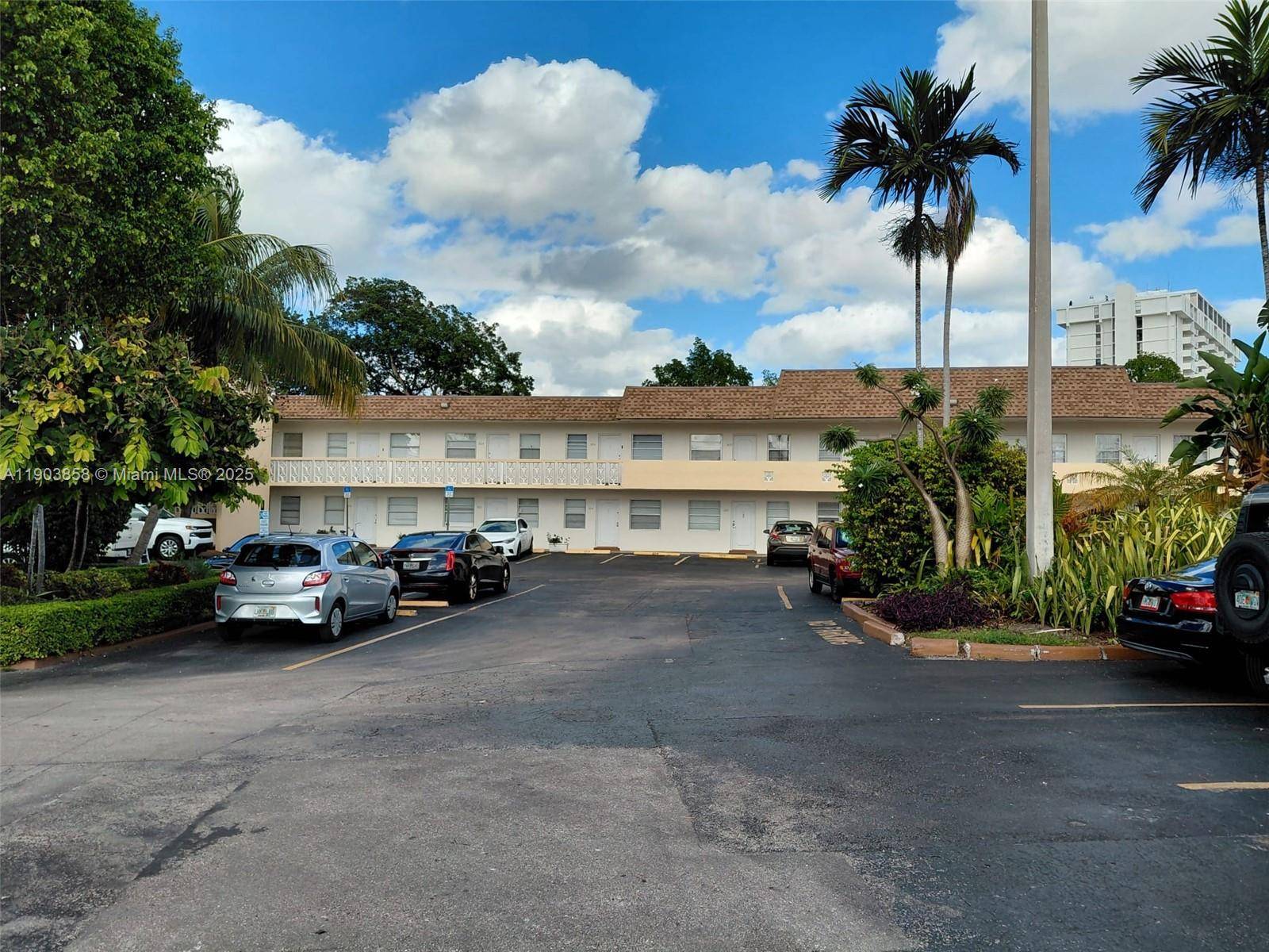 North Miami, FL 33181,1860 Venice Park Dr #130