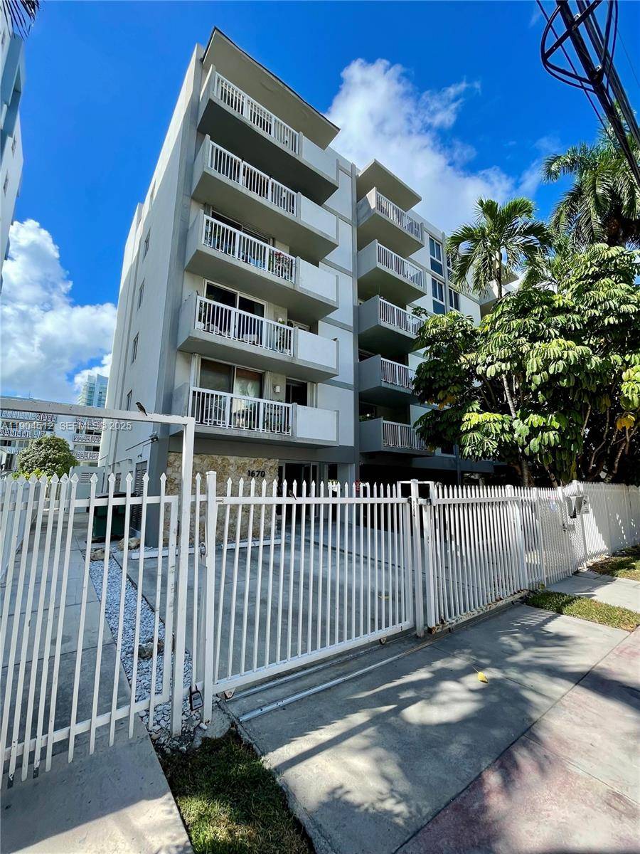 Miami Beach, FL 33139,1670 Bay Rd #2B