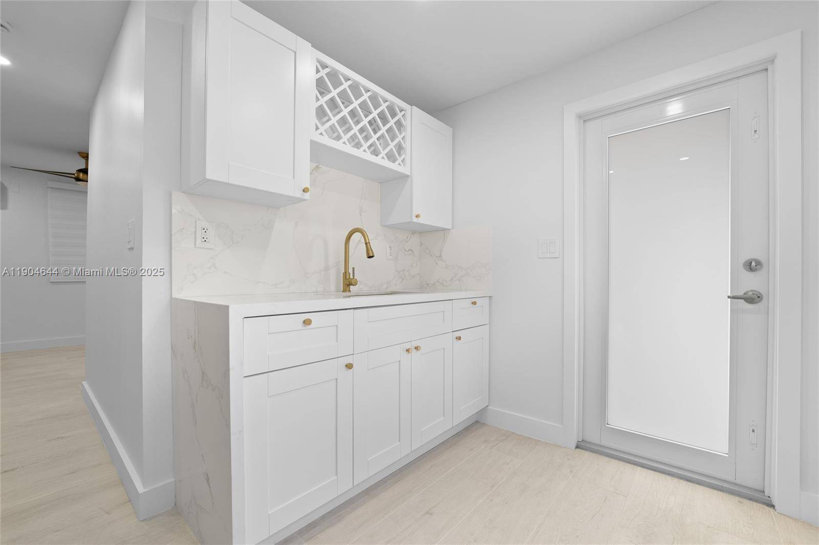 Miami, FL 33130,129 SW 9th Ave #3