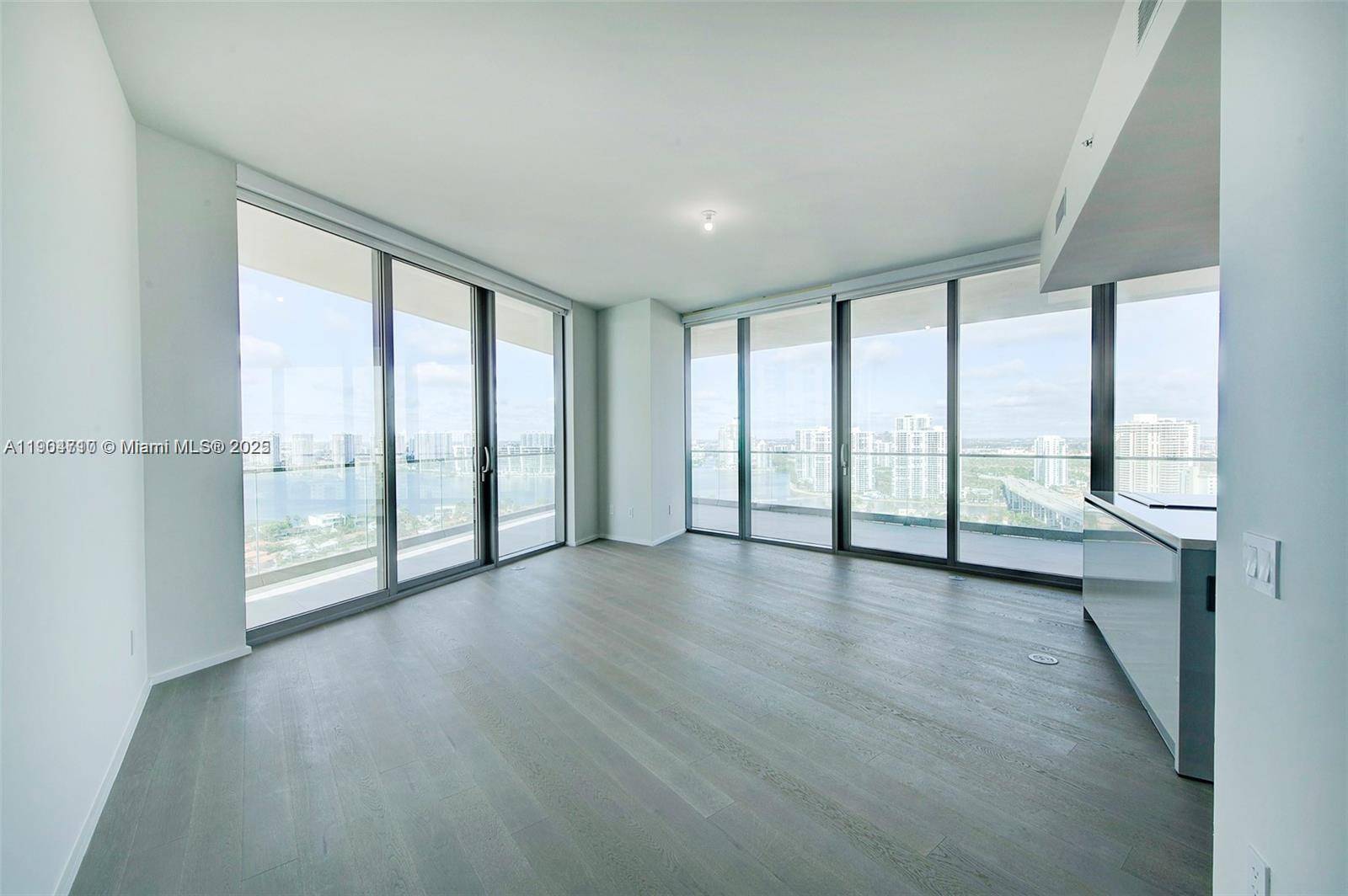 Sunny Isles Beach, FL 33160,18975 Collins Ave #2205