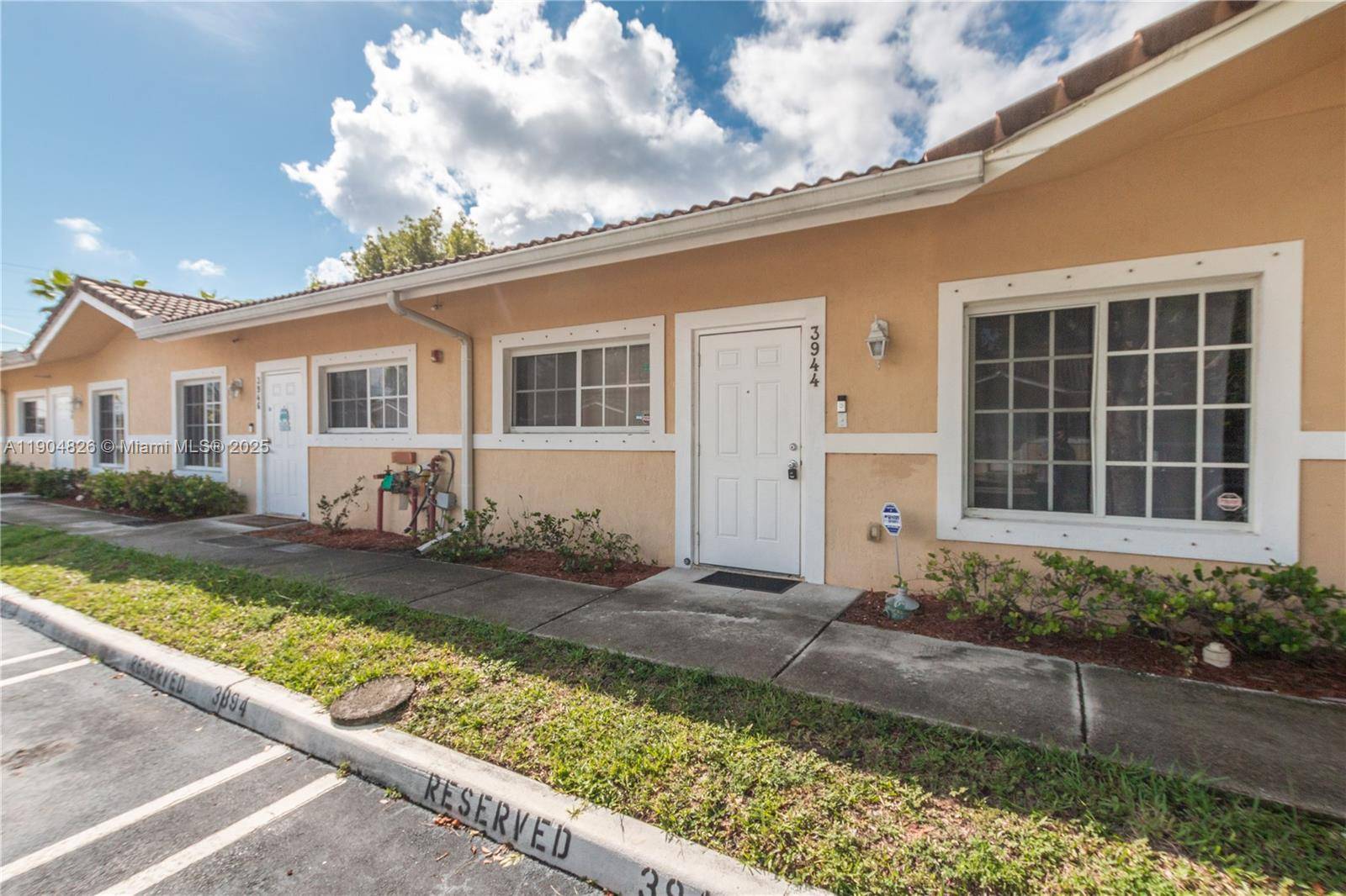 Pembroke Park, FL 33023,3944 SW 48th Ave