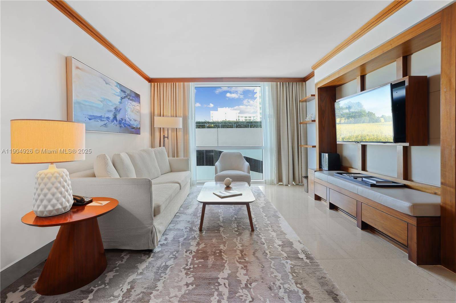 Miami Beach, FL 33141,6801 Collins Ave #517