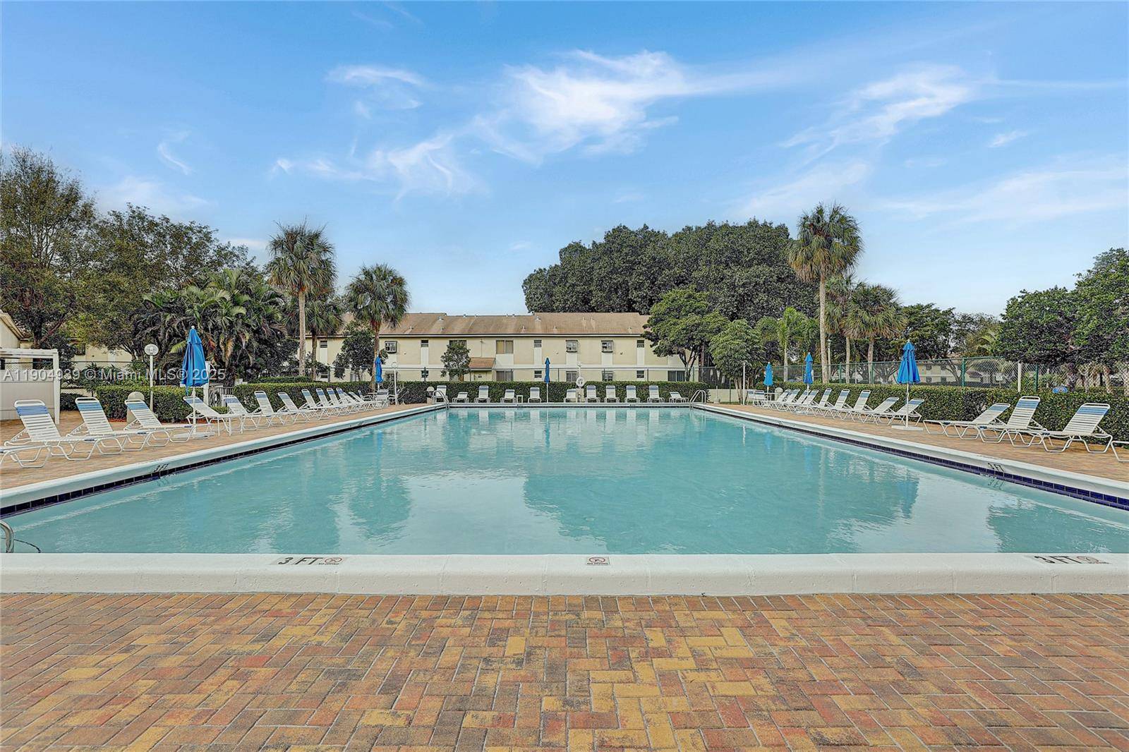 Pompano Beach, FL 33069,104 Gardens Dr #103