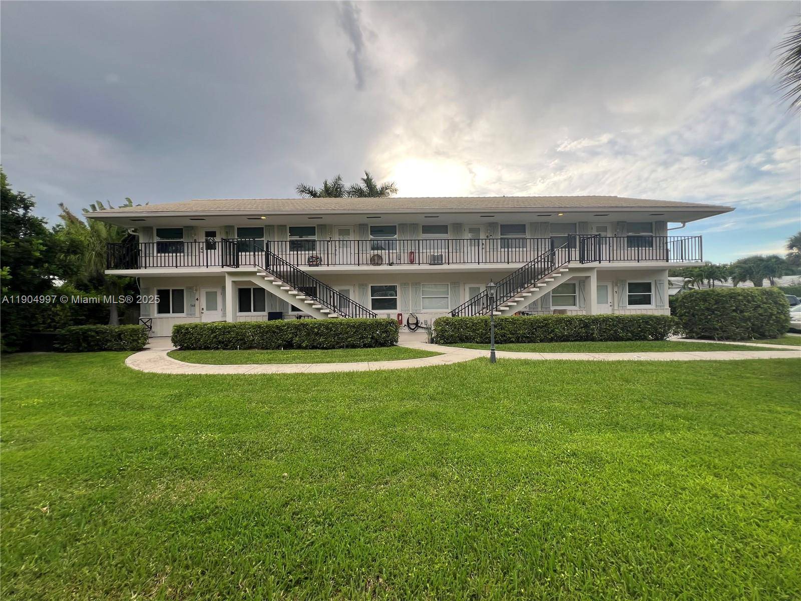 Palm Beach Shores, FL 33404,108 Bravado Ln #8