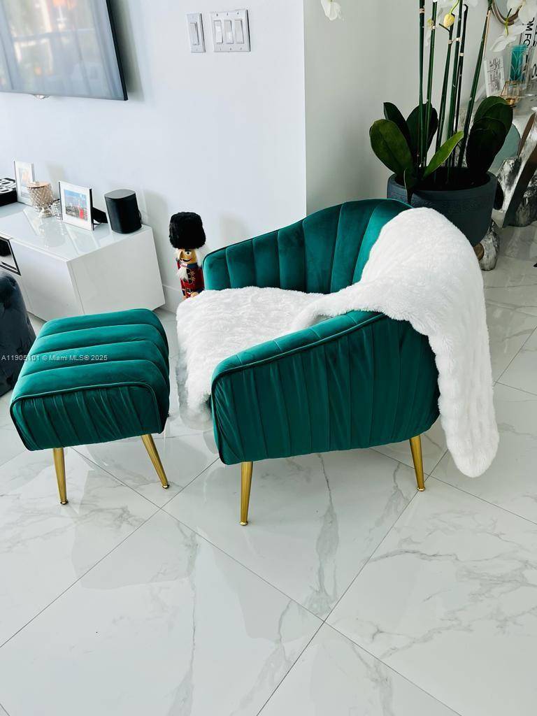 Miami, FL 33132,1900 N Bayshore Dr #710