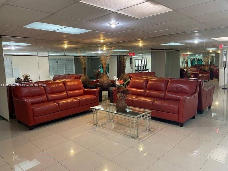 Hallandale Beach, FL 33009,2001 Atlantic Shores Blvd #220