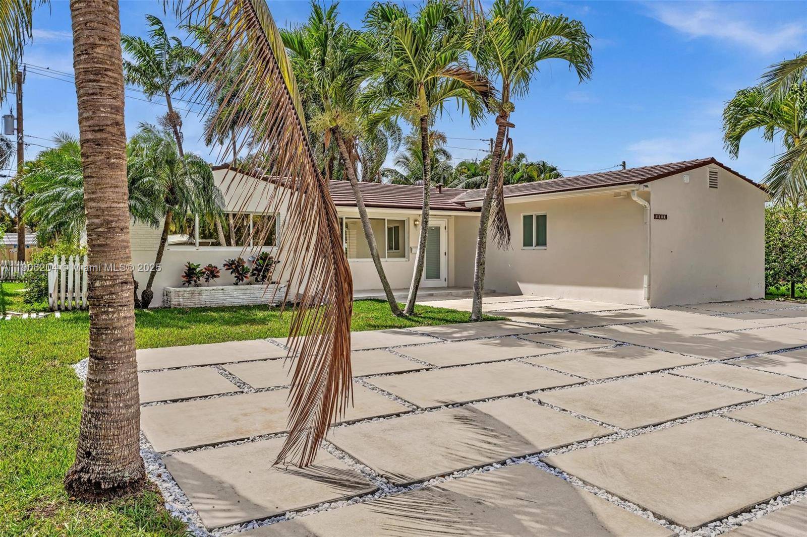 Hollywood, FL 33020,1510 Coolidge St