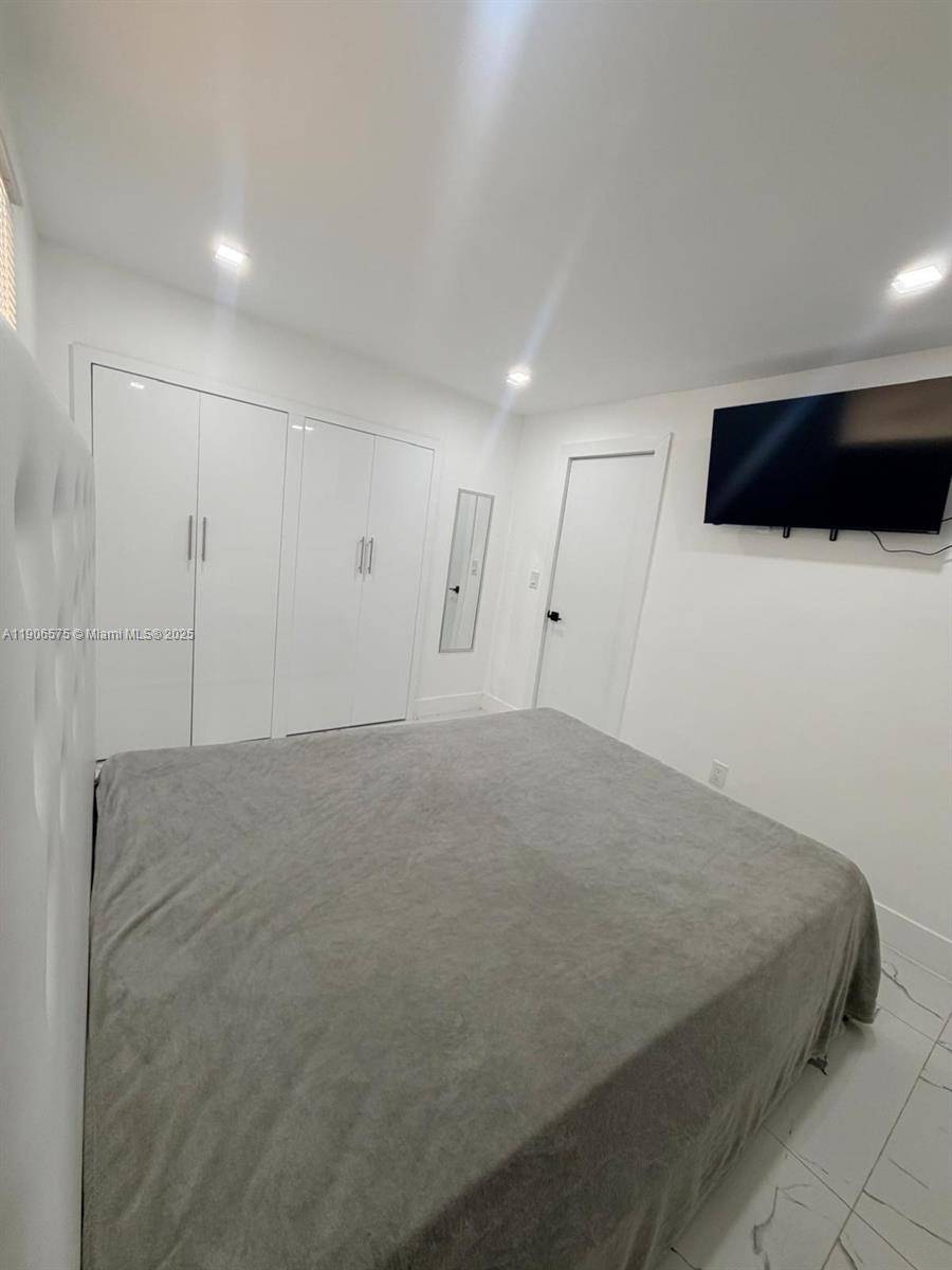 Miami, FL 33142,2953 NW 45th St