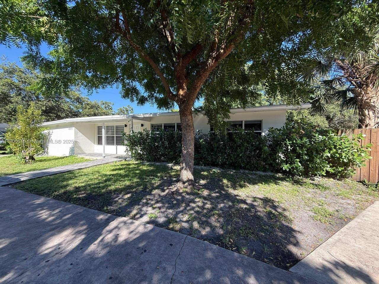 Dania Beach, FL 33312,2697 SW 51st Ct